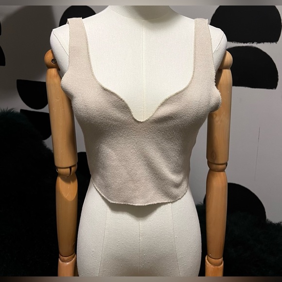 Sweetheart Neckline Crop Knit Tank - Picture 2 of 3